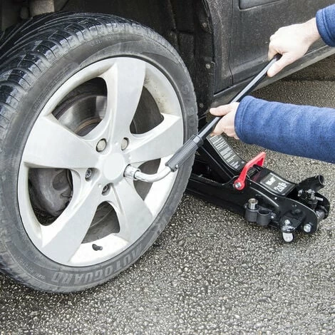 Wolf Black Jack 2.25T Low Profile Trolley Jack 4 Wolf Black Jack 2.25T Low Profile Trolley Jack - Image 4